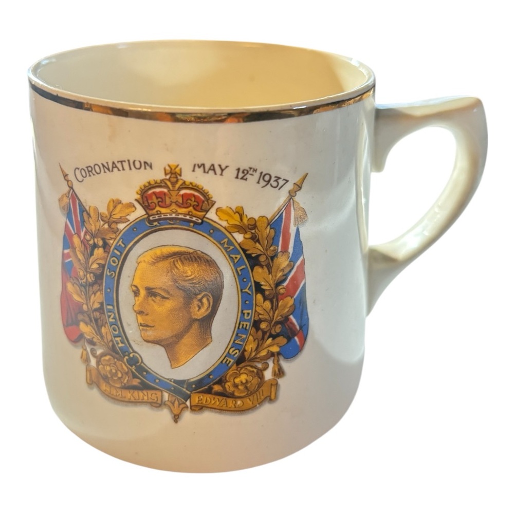 1937 Coronation King Edward VIII Commemorative Mug - great condition!